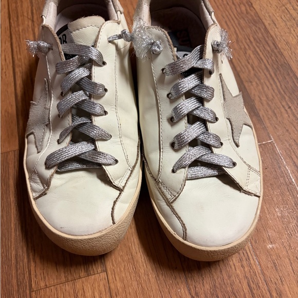 Golden Goose
Super-Star Glitter Leather Low-Top Sneakers - Picture 3 of 14